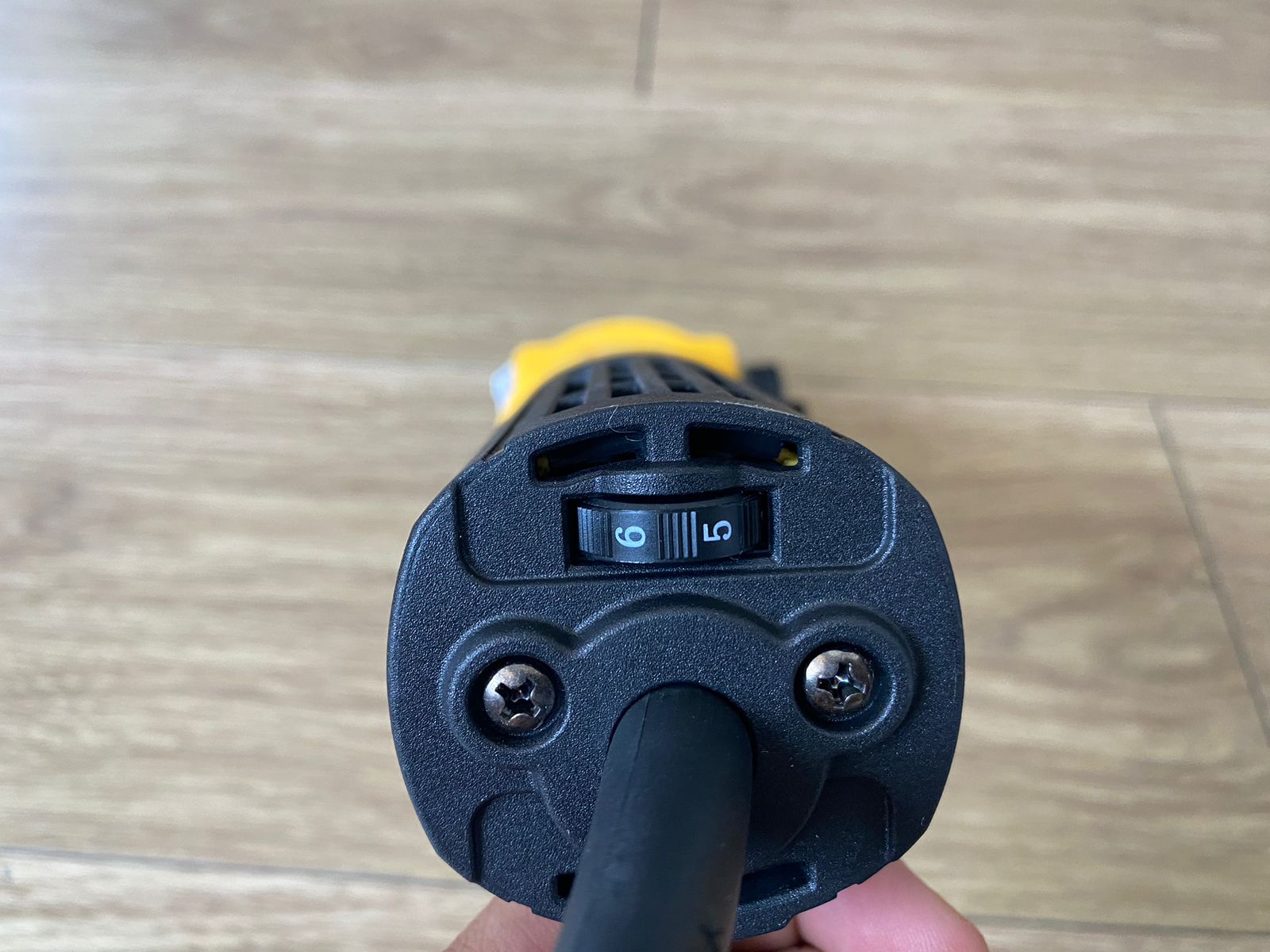 PULIDORA 4 PULGADAS 6 VELOCIDADES DW